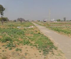 32 Meter plot for sale in Rohini Sector-37