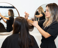 Blowout vs Blow Dry – Discover the Difference at Top Blow Dry Bars Vancouver
