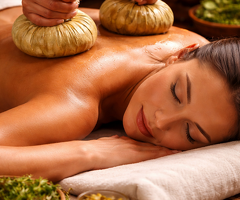 What Is Traditional Elakizhi Therapy in a Bangalore Clinic?
